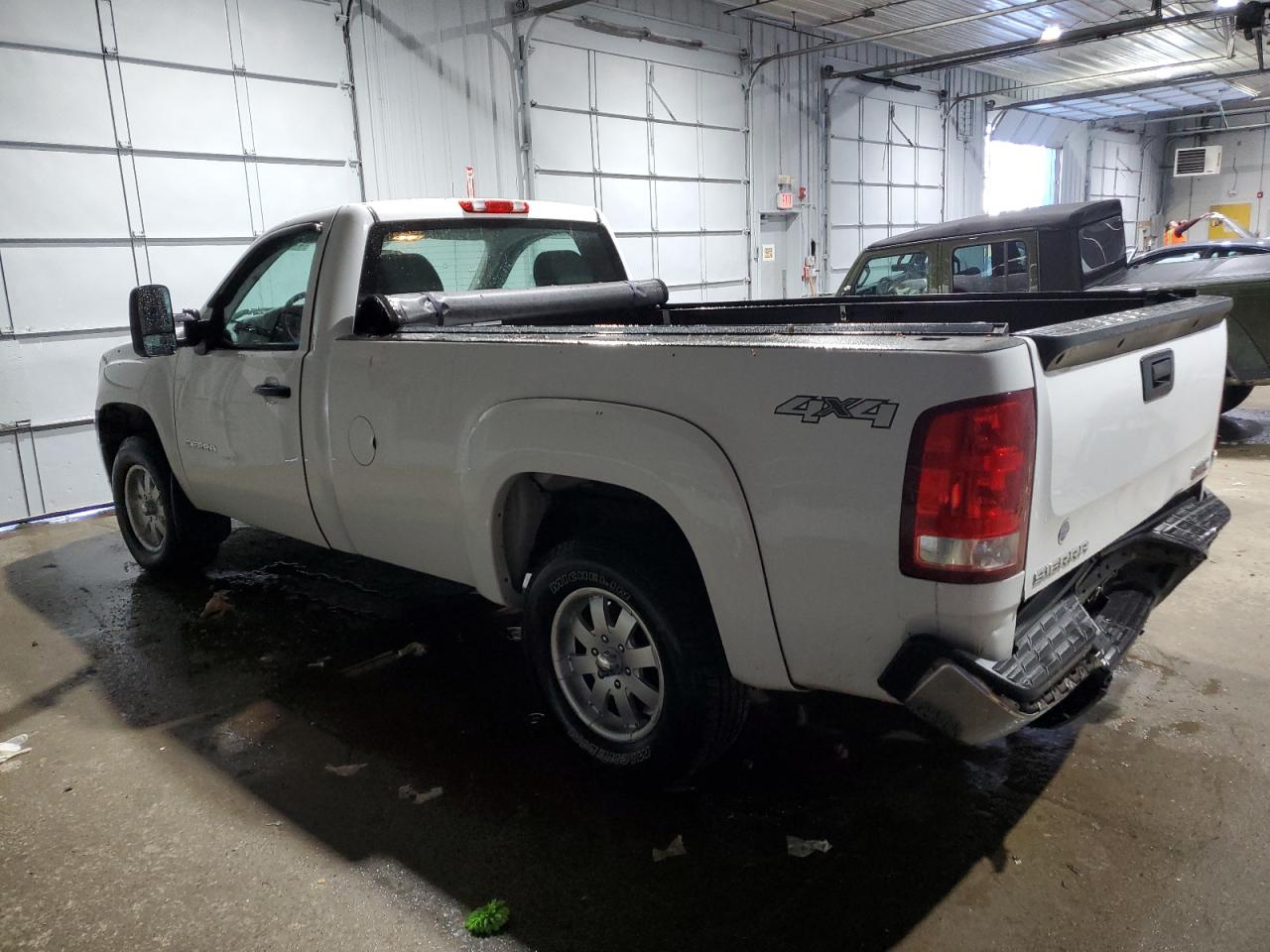 2013 GMC Sierra - Image 2