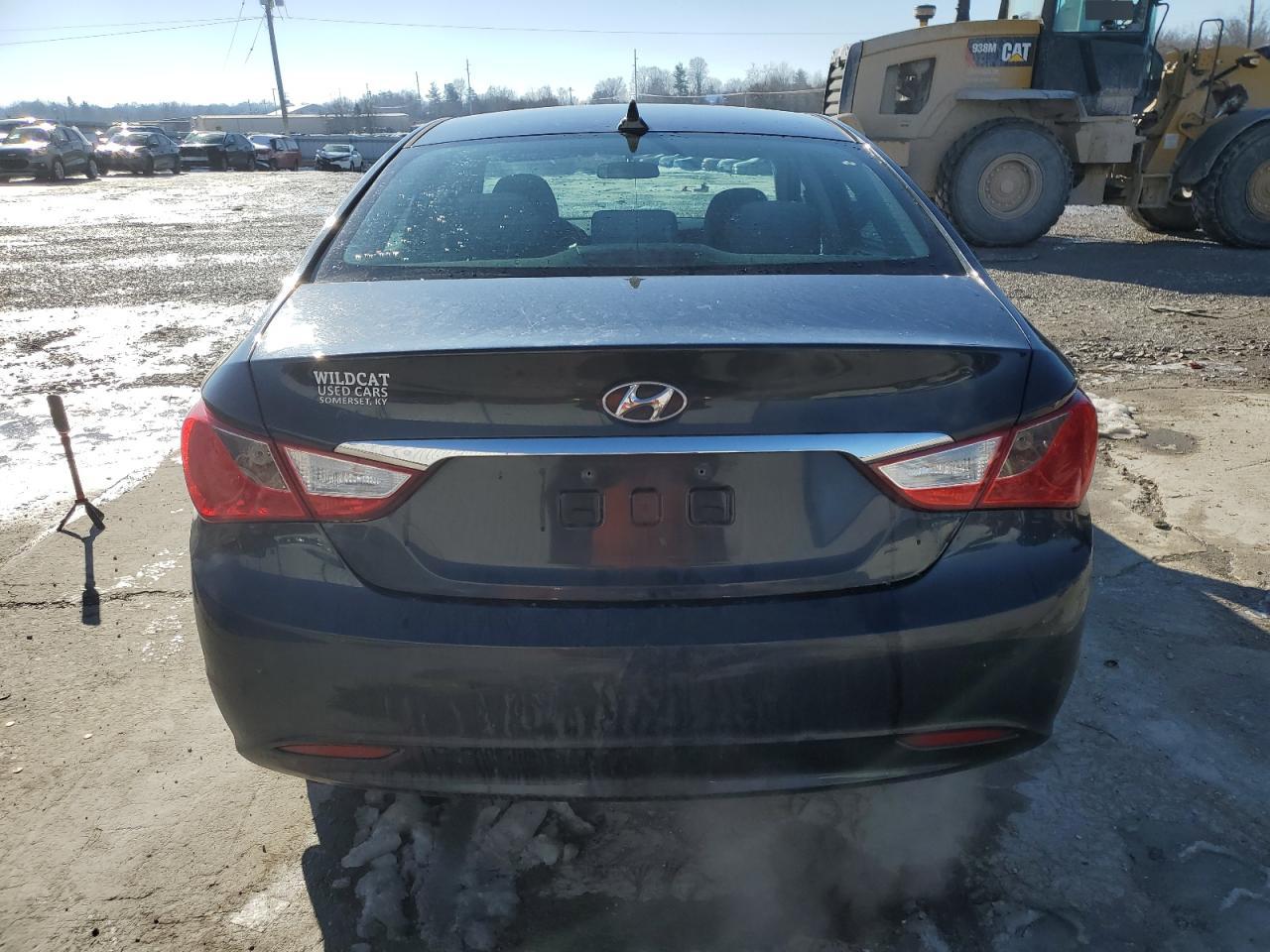 2011 Hyundai Sonata - Image 6