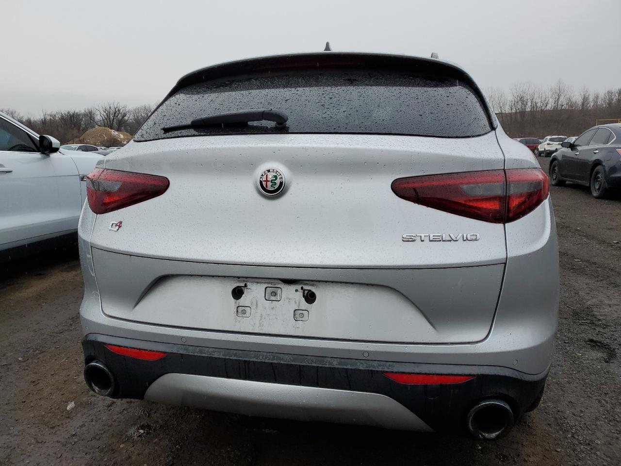 2018 Alfa Romeo Stelvio - Image 6