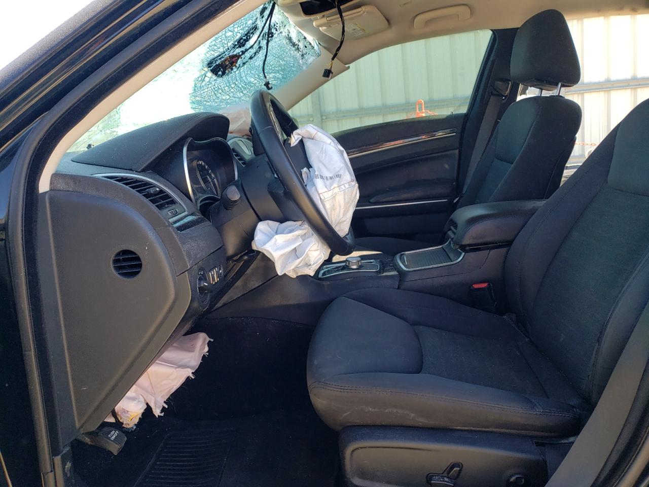 2018 Chrysler 300 - Image 7