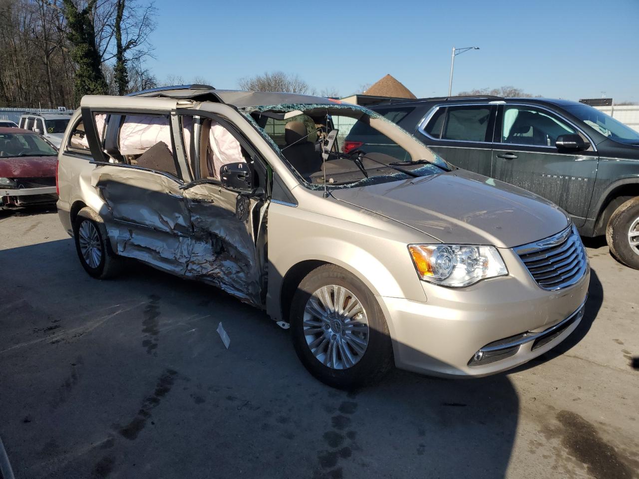 2012 Chrysler Town & Country - Image 4