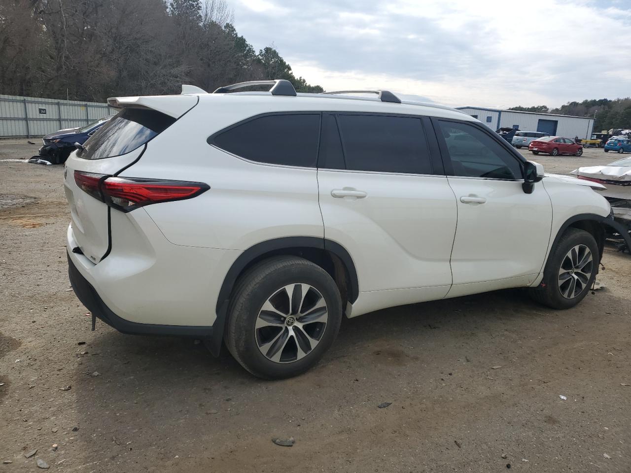 2021 Toyota Highlander - Image 3