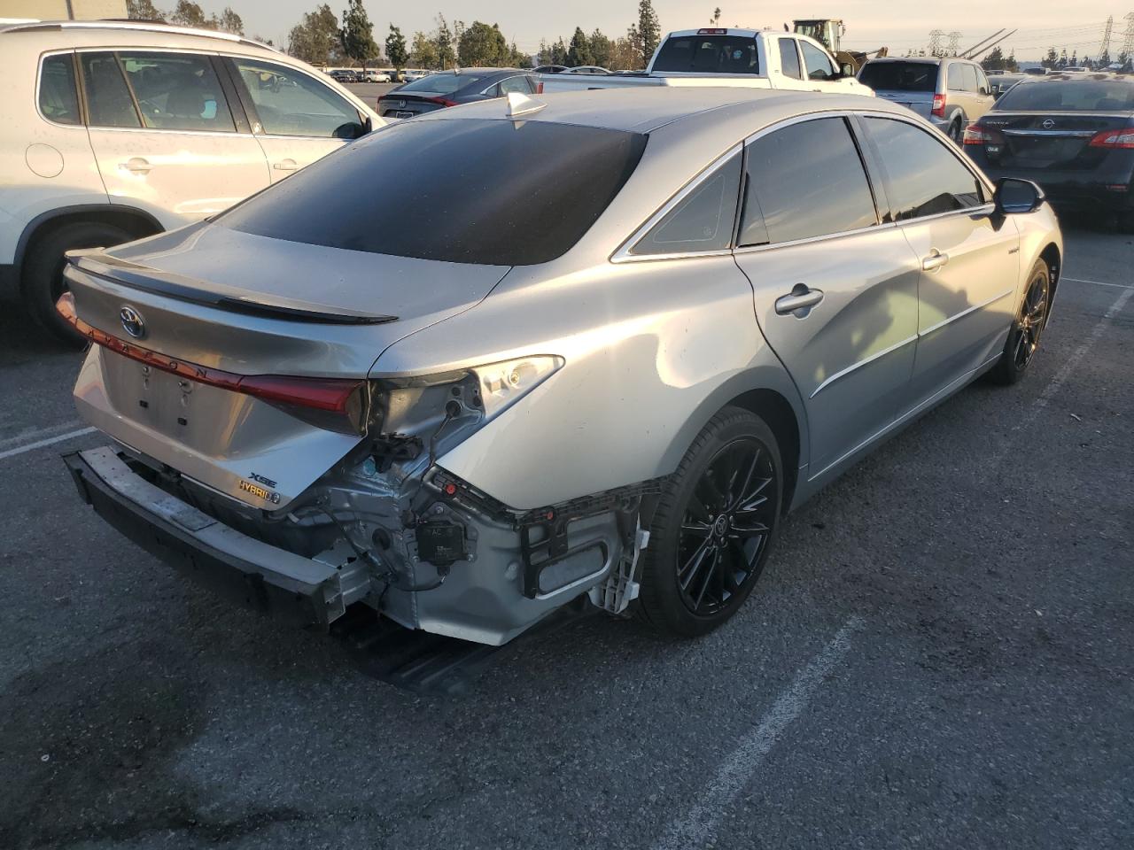 2021 Toyota Avalon - Image 3