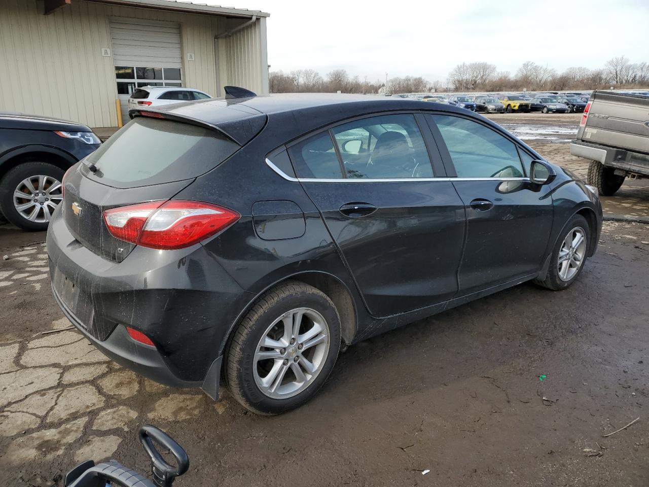 2018 Chevrolet Cruze - Image 3