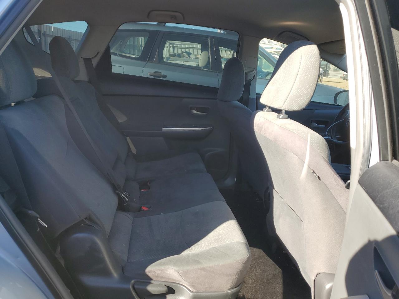 2012 Toyota Prius - Image 10
