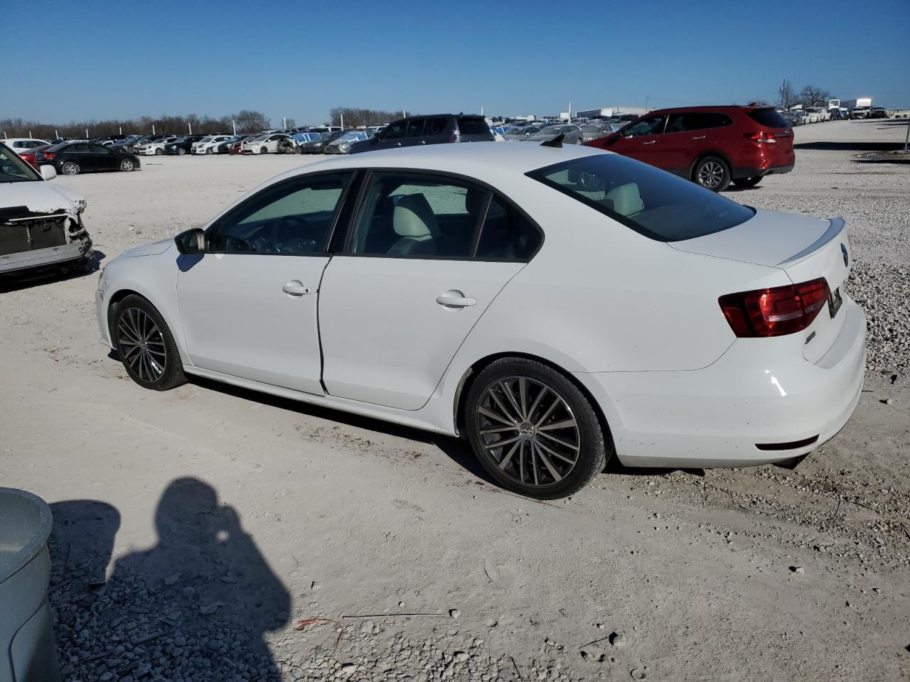 2015 Volkswagen Jetta - Image 2