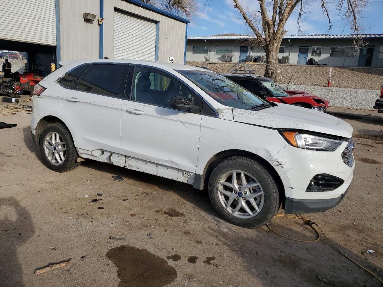 2022 Ford Edge - Image 4