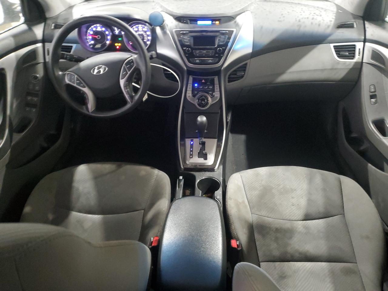 2013 Hyundai Elantra - Image 8