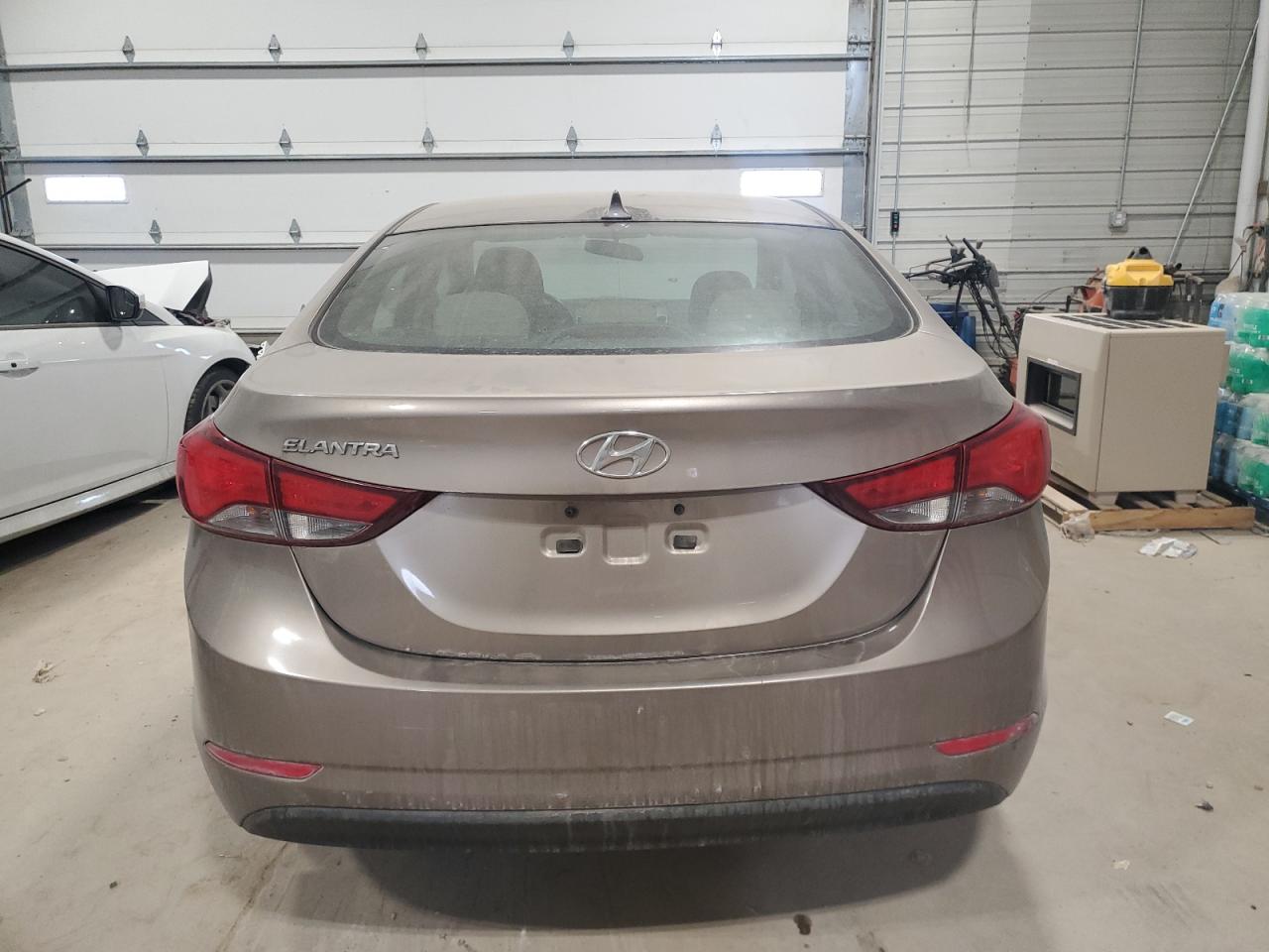 2015 Hyundai Elantra - Image 6