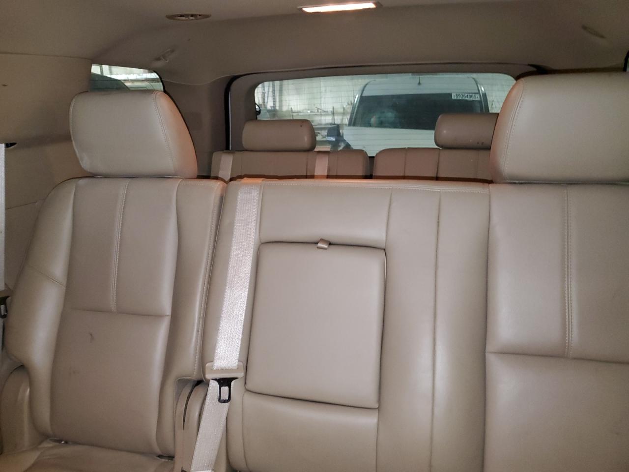 2011 GMC Yukon - Image 10