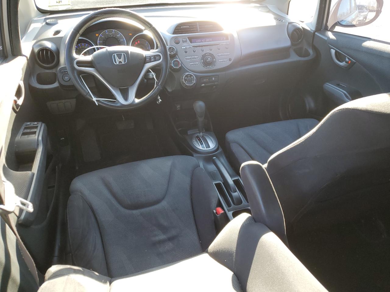 2010 Honda Fit - Image 8