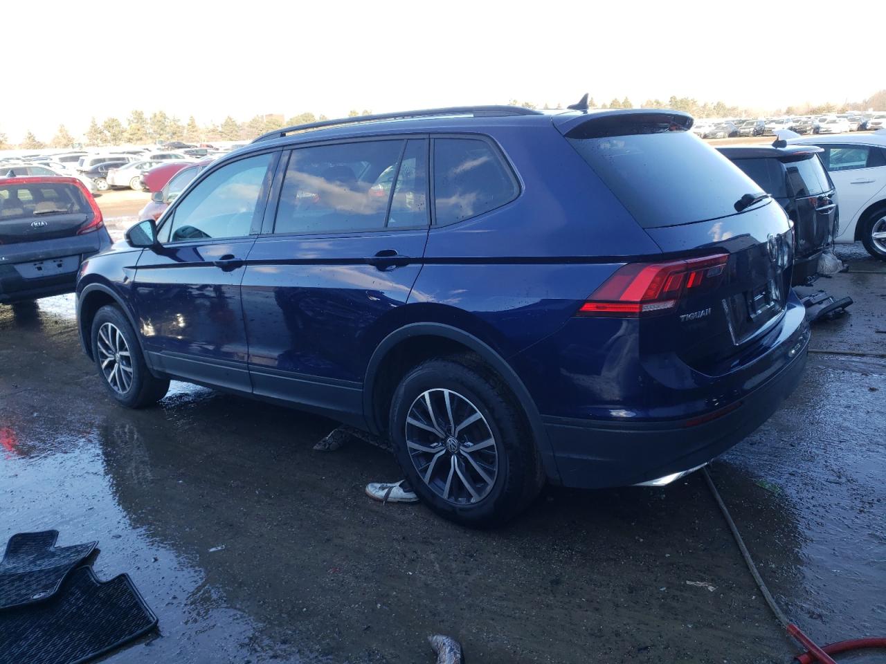 2021 Volkswagen Tiguan - Image 2