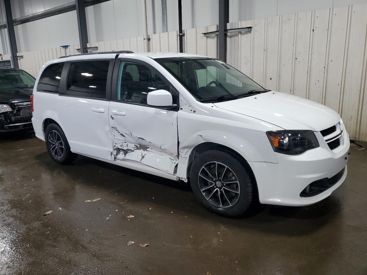 2019 Dodge Caravan - Image 4