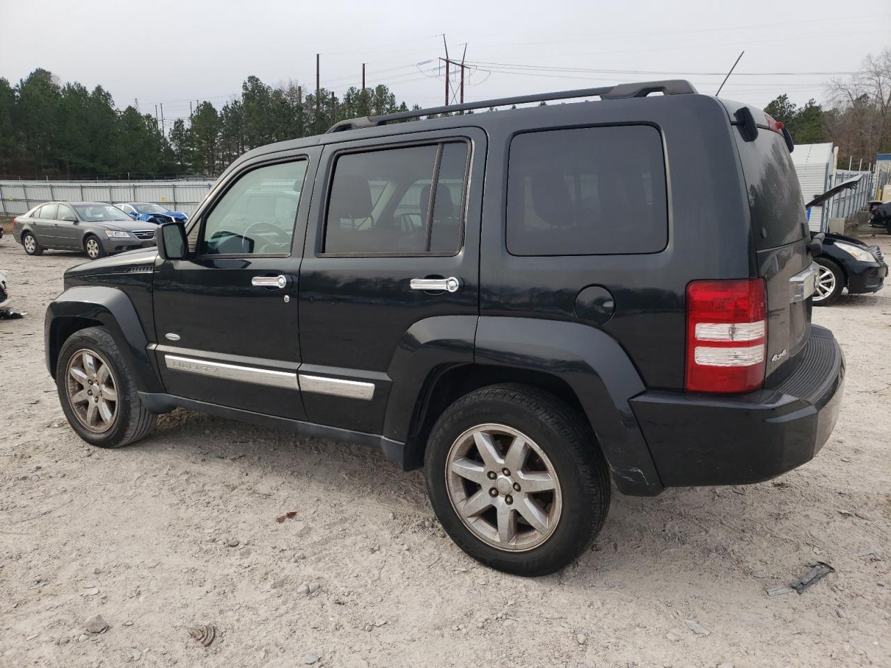 2012 Jeep Liberty (North America) - Image 2