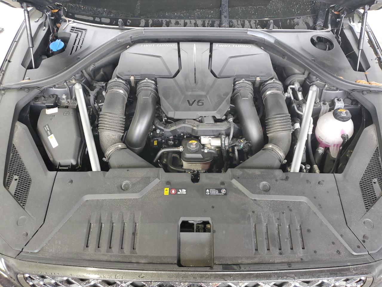 2024 Genesis GV70 - Image 12