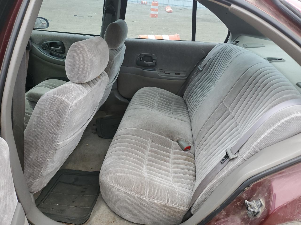 2001 Chevrolet Lumina - Image 10