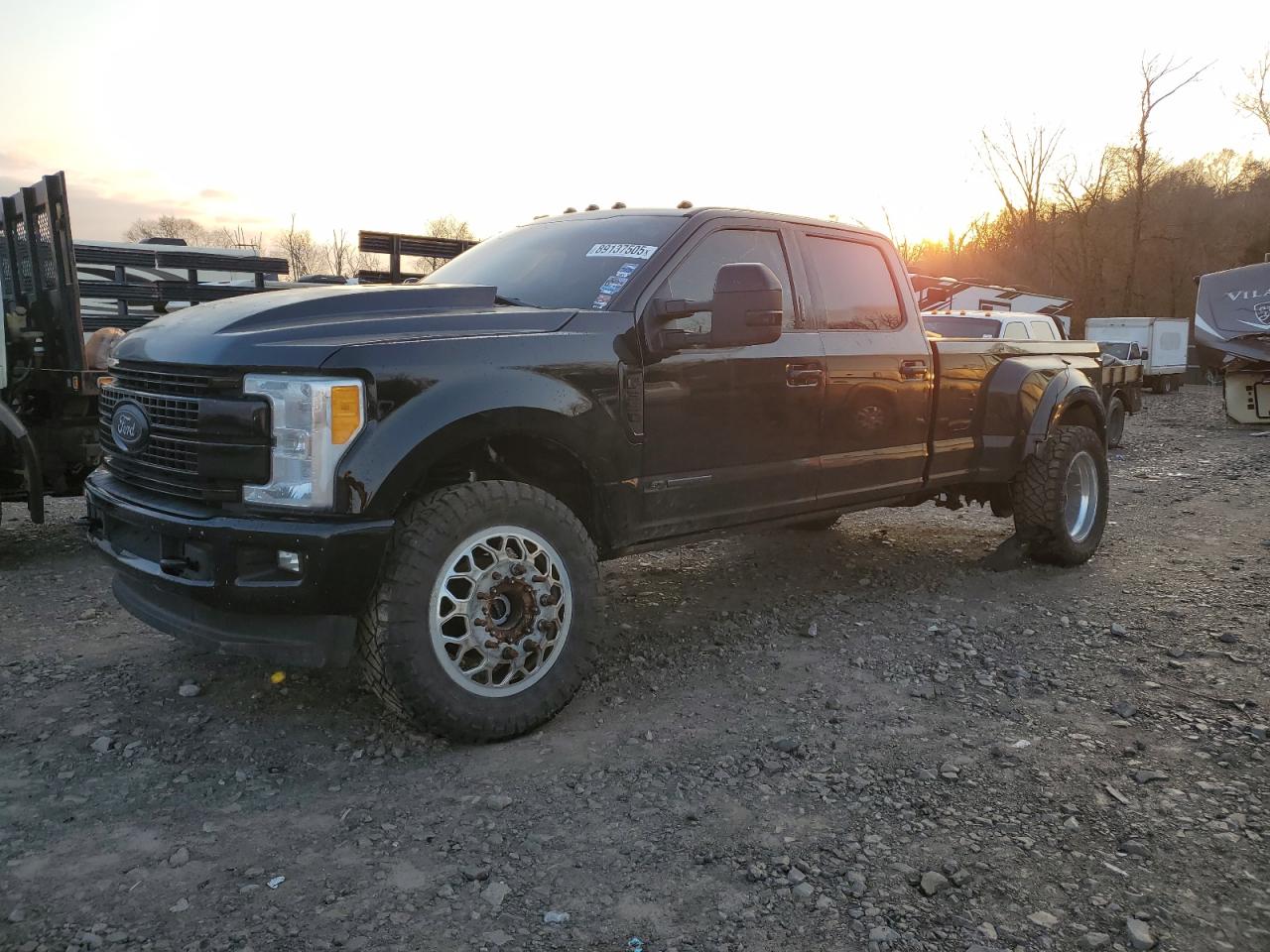 2017 Ford F350 Super Duty for Sale in Madisonville, TN - Side