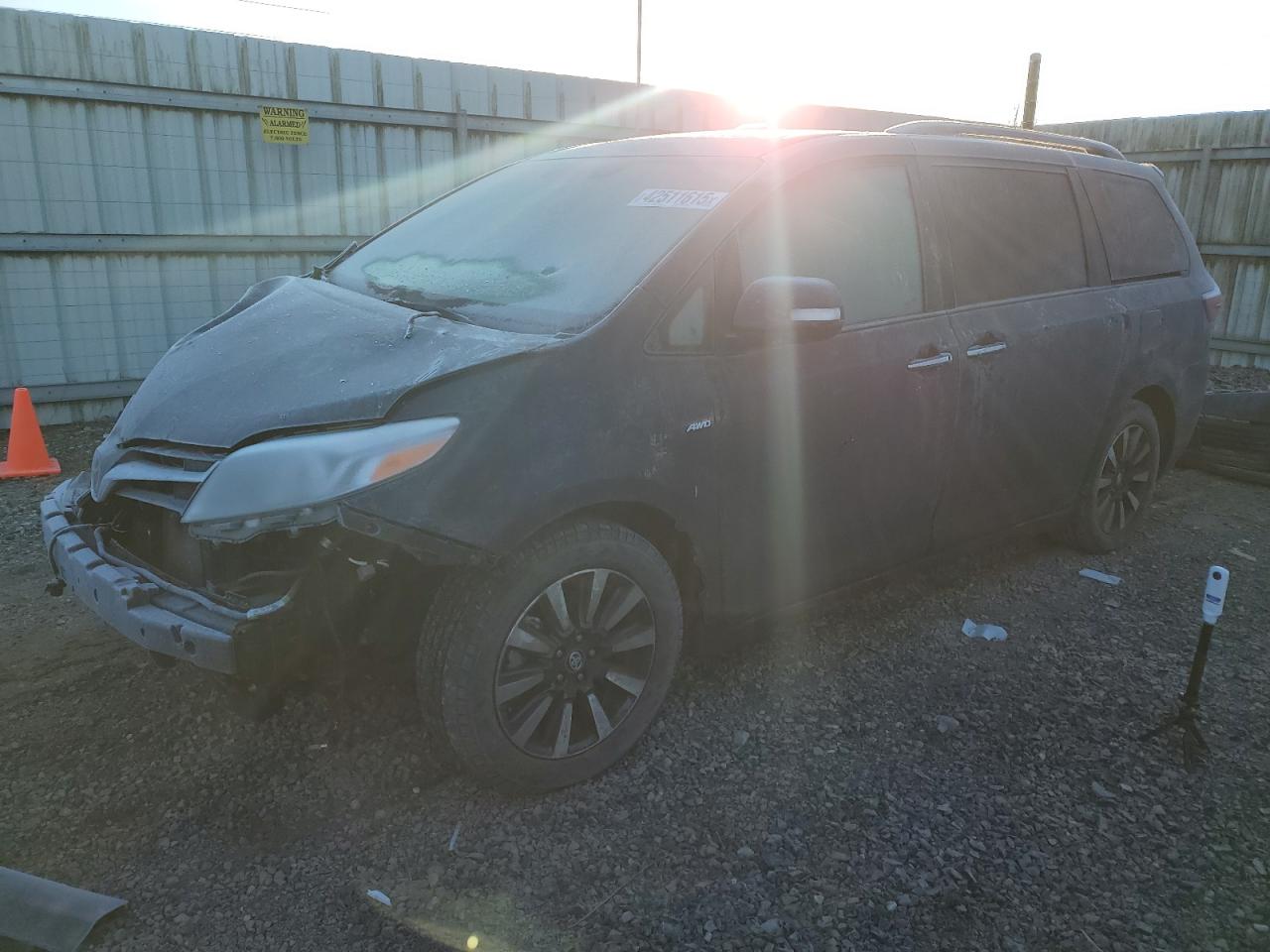 2019 Toyota Sienna - Image 1