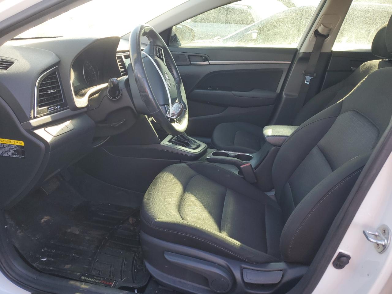 2018 Hyundai Elantra - Image 7