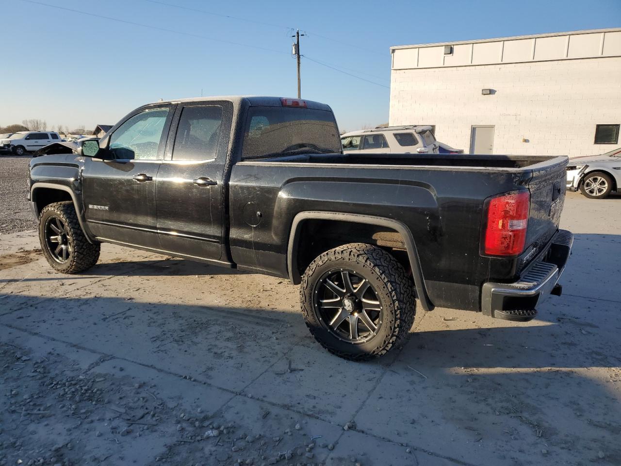 2014 GMC Sierra - Image 2
