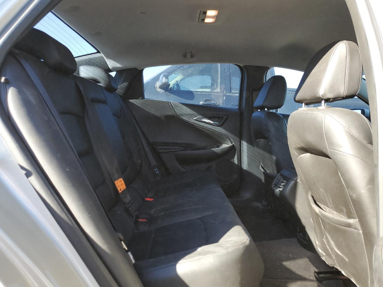 2016 Chevrolet Malibu - Image 10