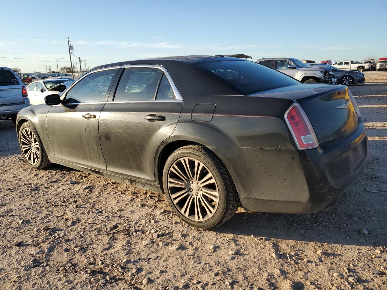 VIN 2C3CCABG1DH611942 2013 CHRYSLER 300 no.2