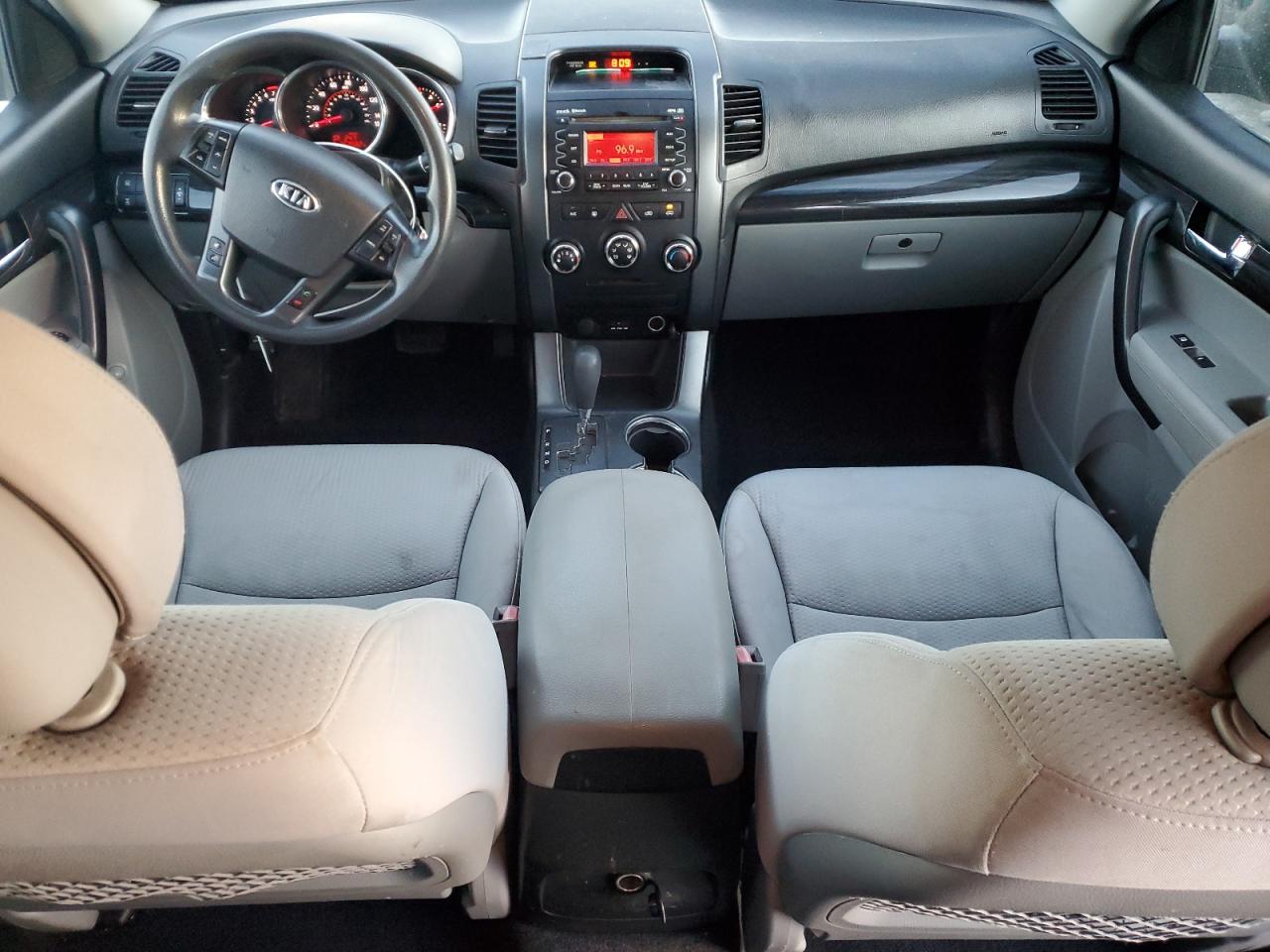 2011 Kia Sorento - Image 8