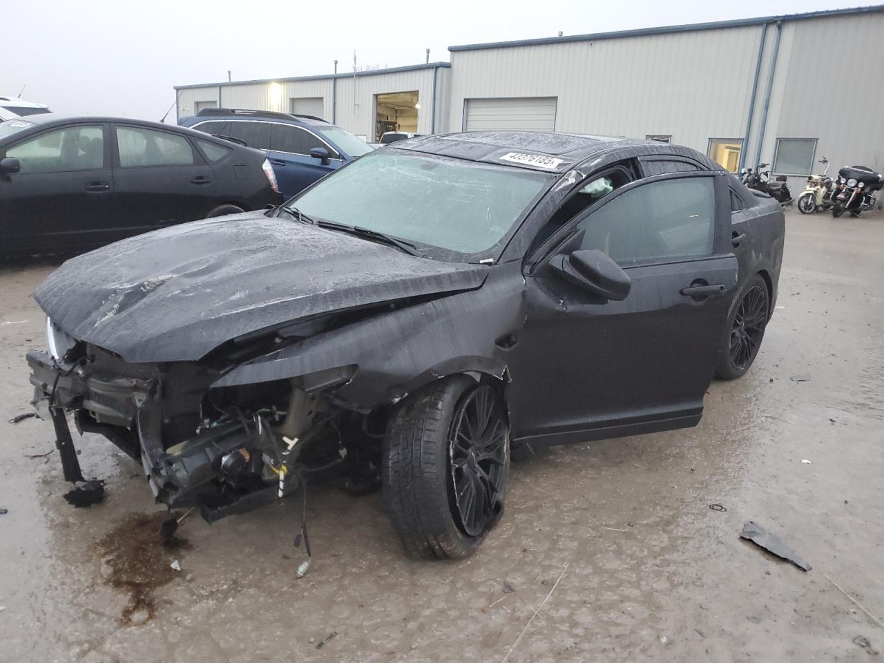 2016 Ford Taurus Limited for Sale in Kansas City, KS - Front End