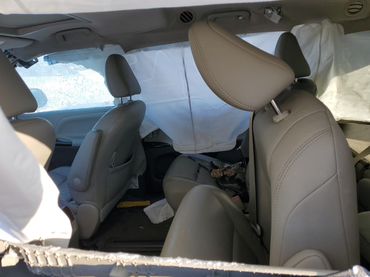 2015 Toyota Sienna Xle VIN: 5TDYK3DC4FS680610 Lot: 88699455