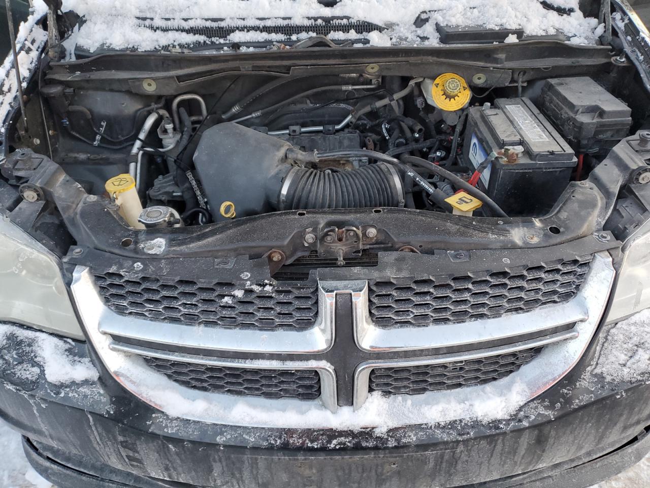 2017 Dodge Caravan - Image 12