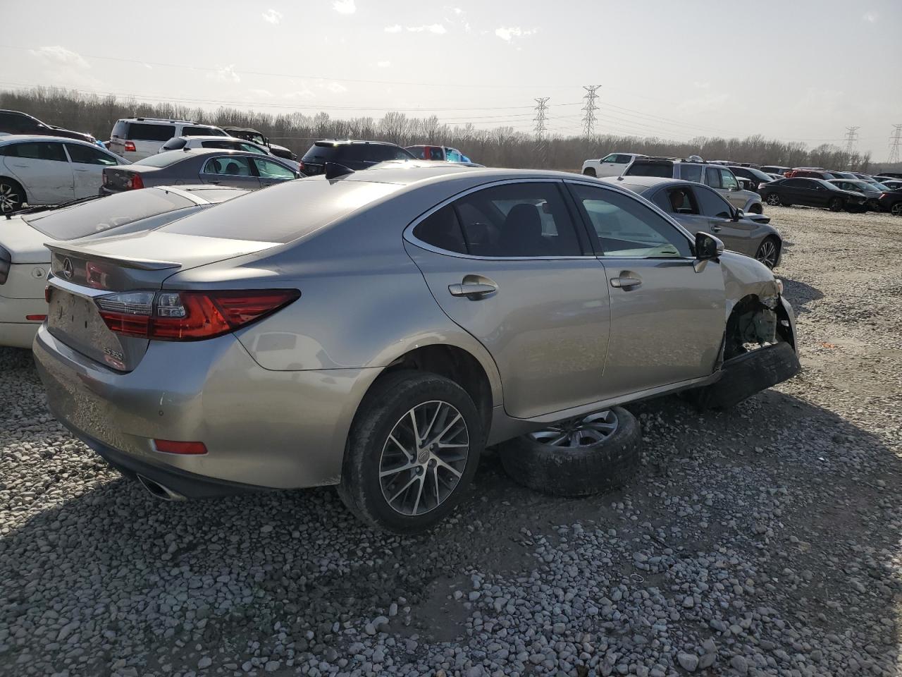 2018 Lexus ES - Image 3