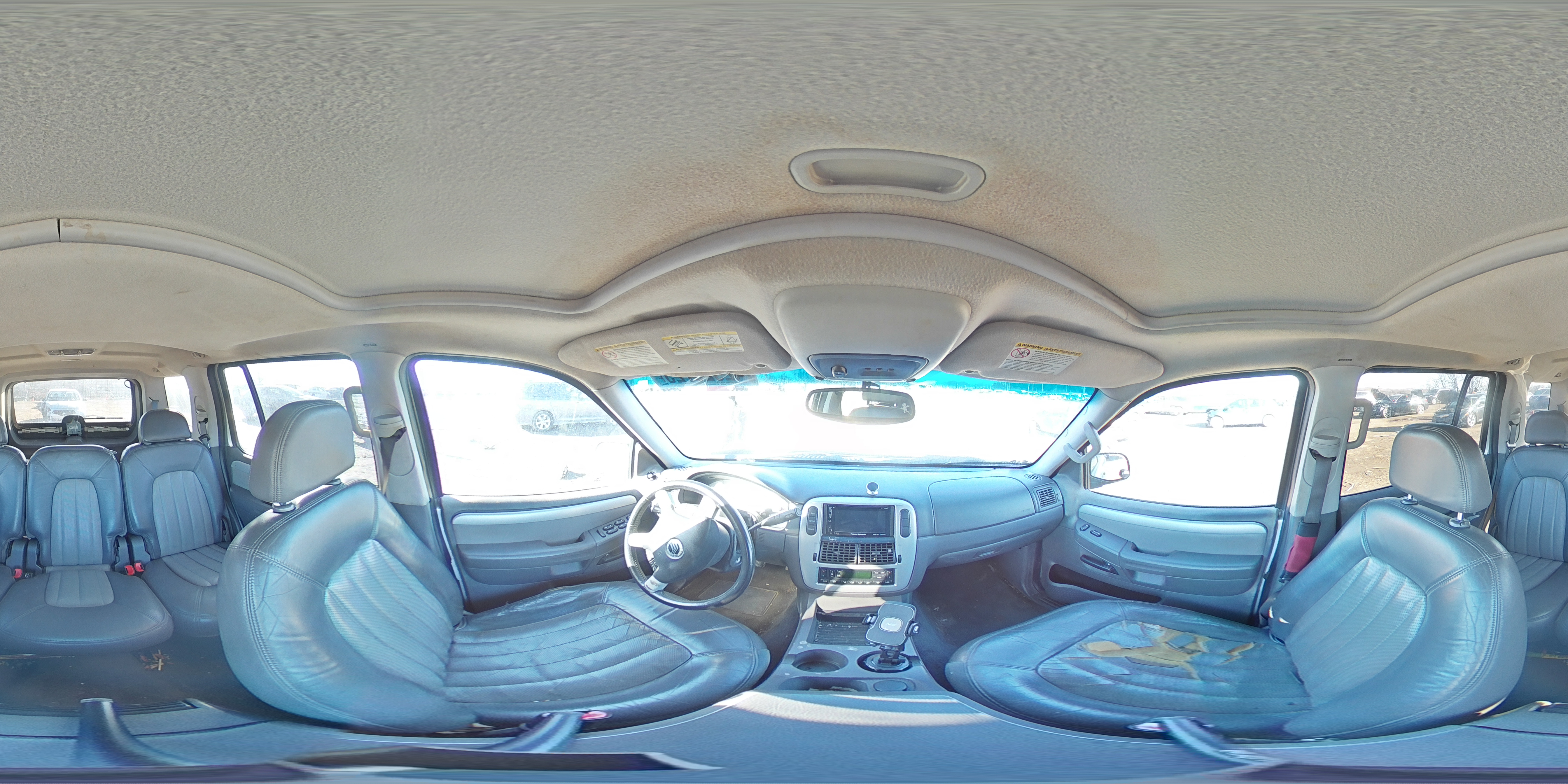 2002 Mercury Mountaineer - Image 13
