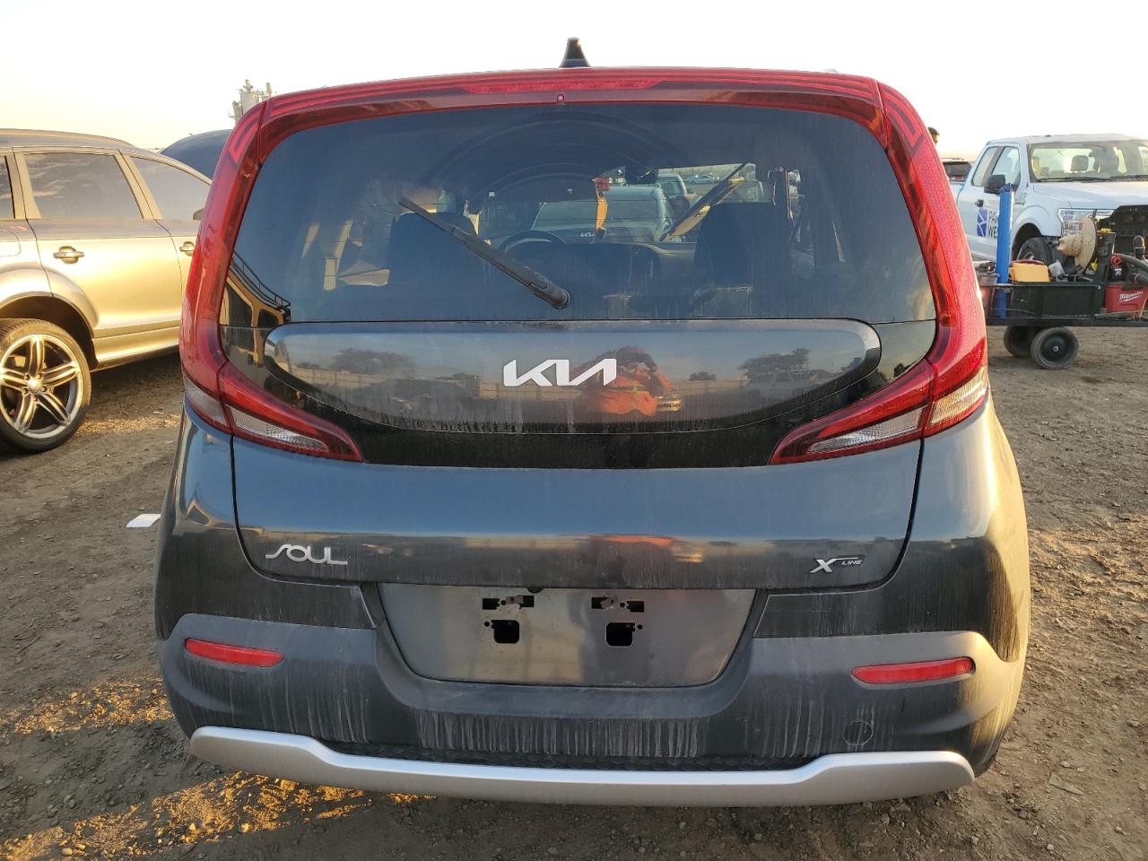 VIN KNDJ23AU1N7803500 2022 KIA SOUL no.6