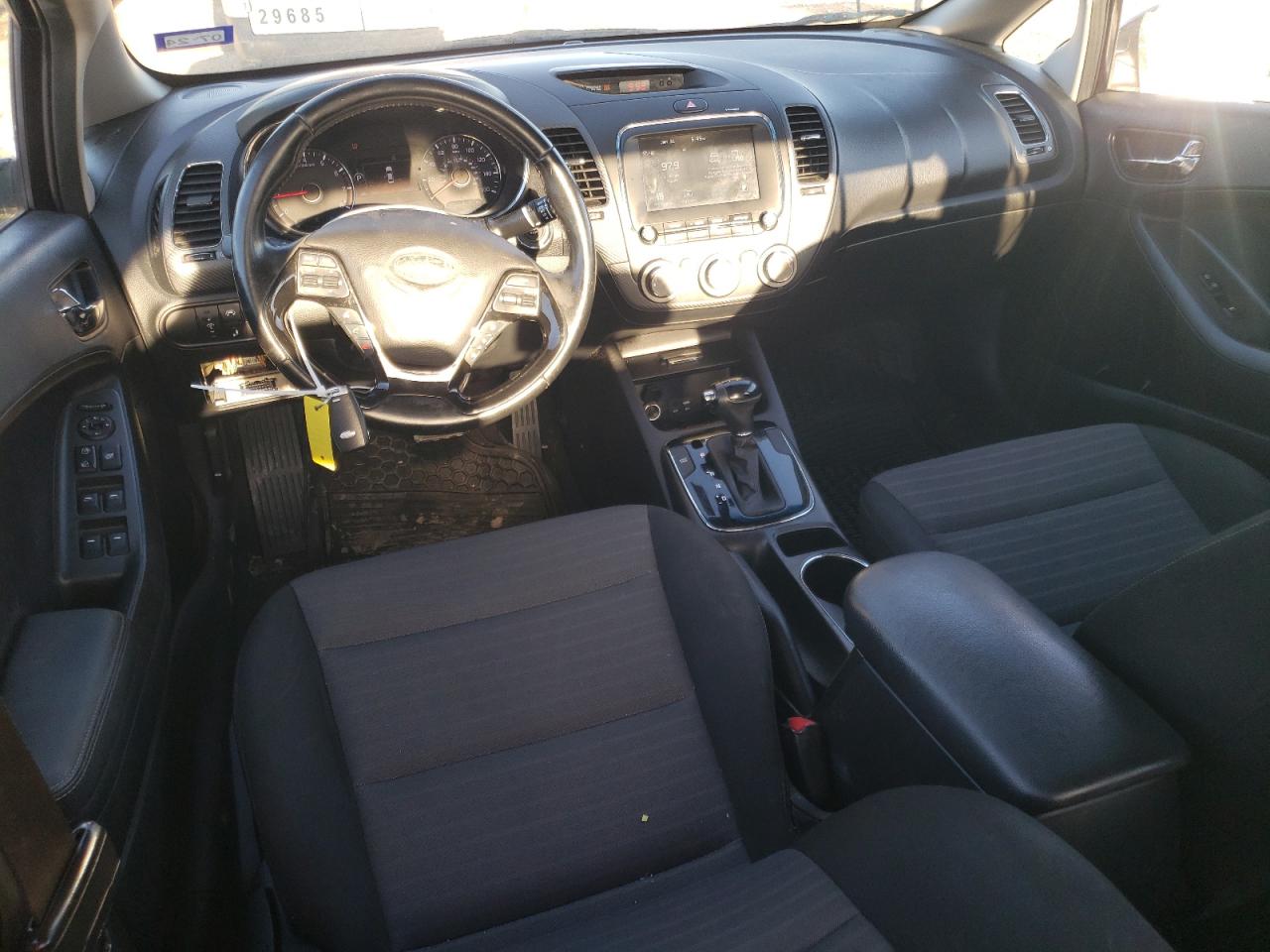2017 Kia Forte - Image 8