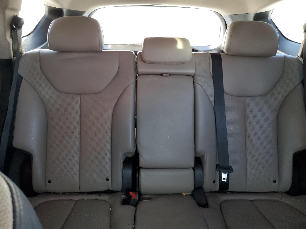 2020 Hyundai Santa Fe - Image 10