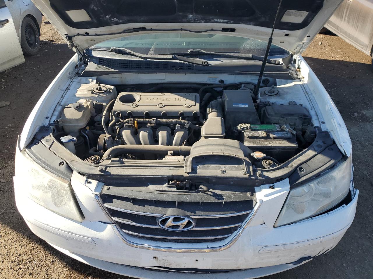 2010 Hyundai Sonata - Image 11