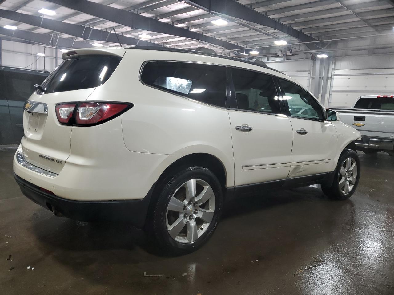2015 Chevrolet Traverse - Image 3
