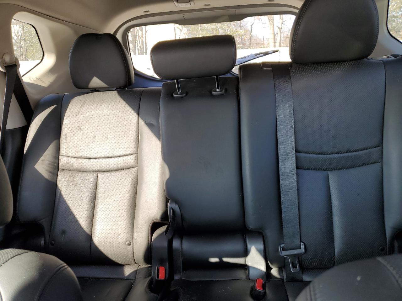 2015 Nissan Rogue - Image 10