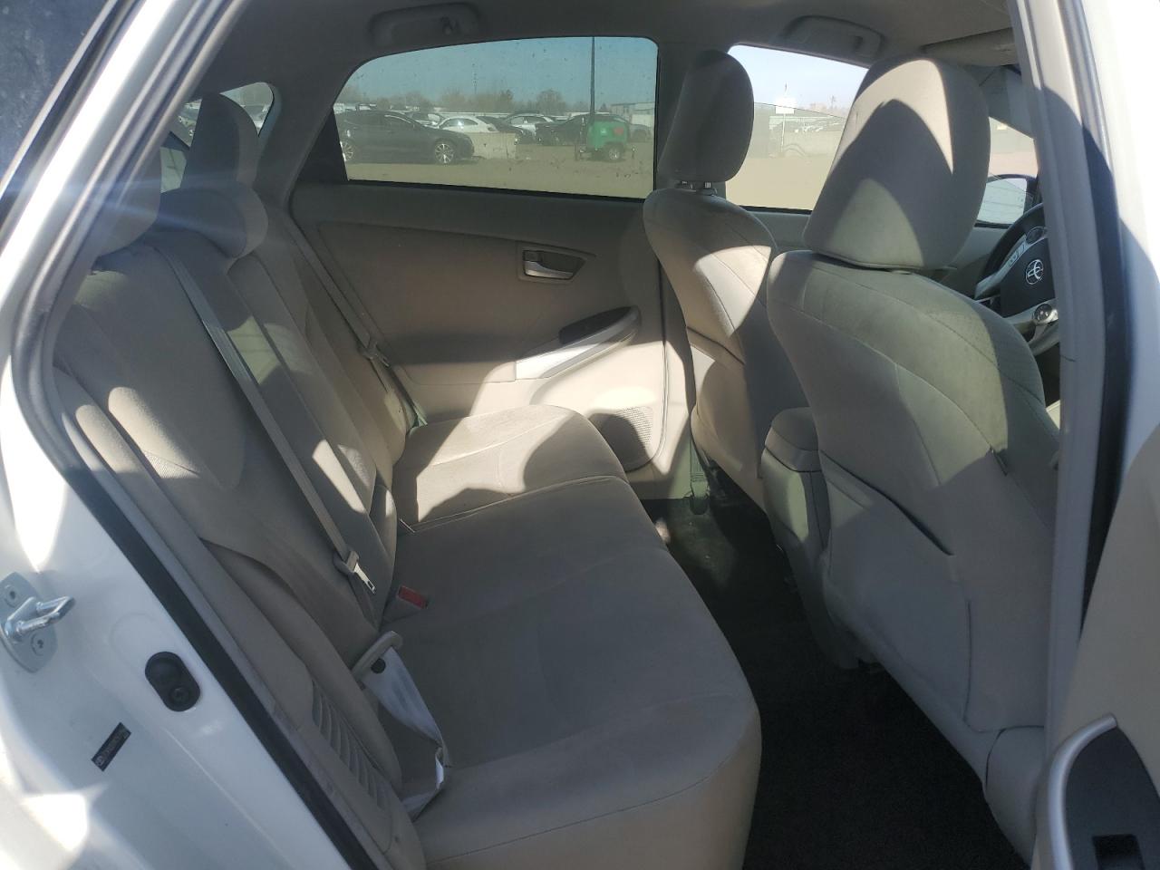 2012 Toyota Prius - Image 11