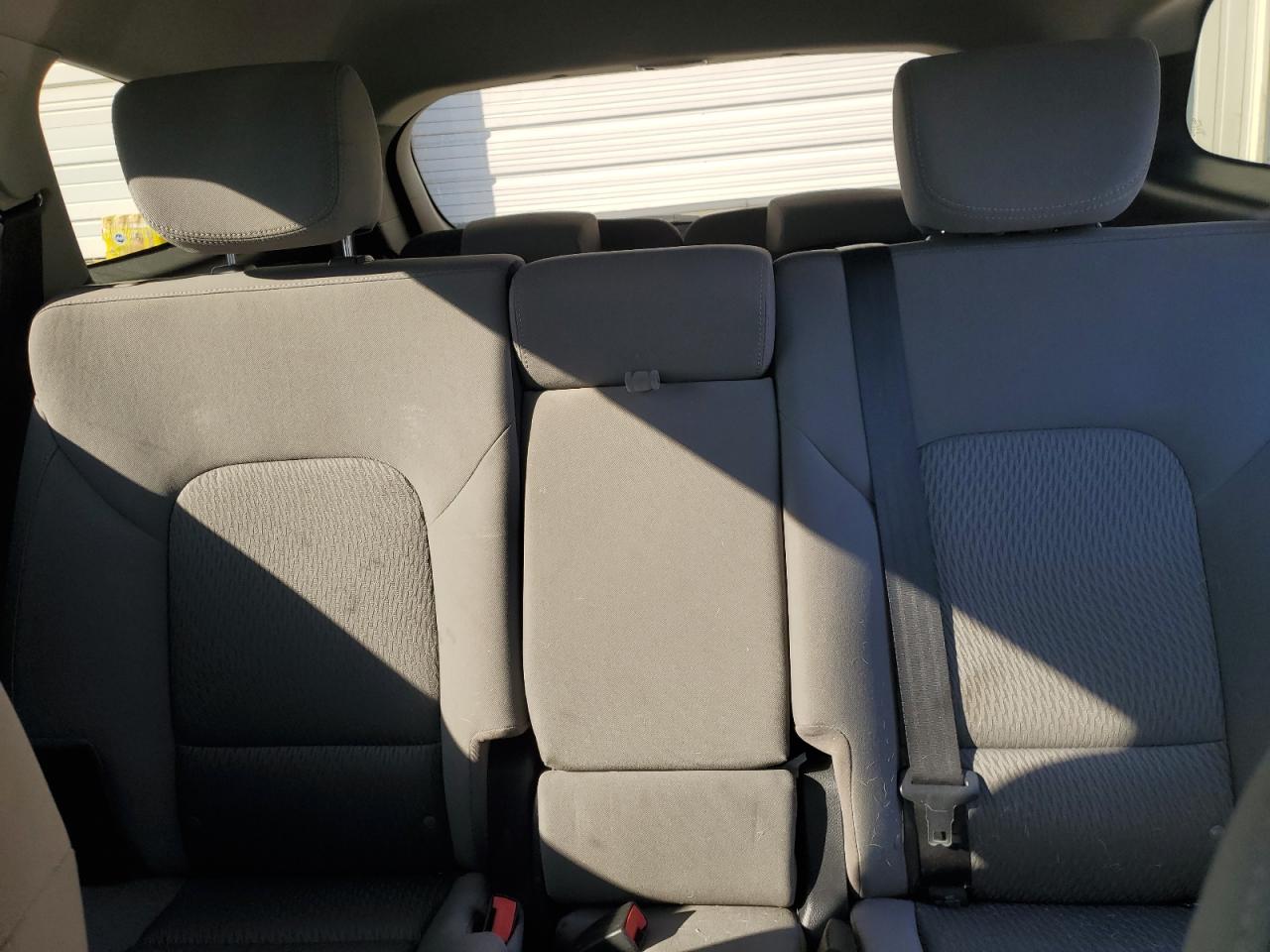 2016 Hyundai Santa Fe - Image 10