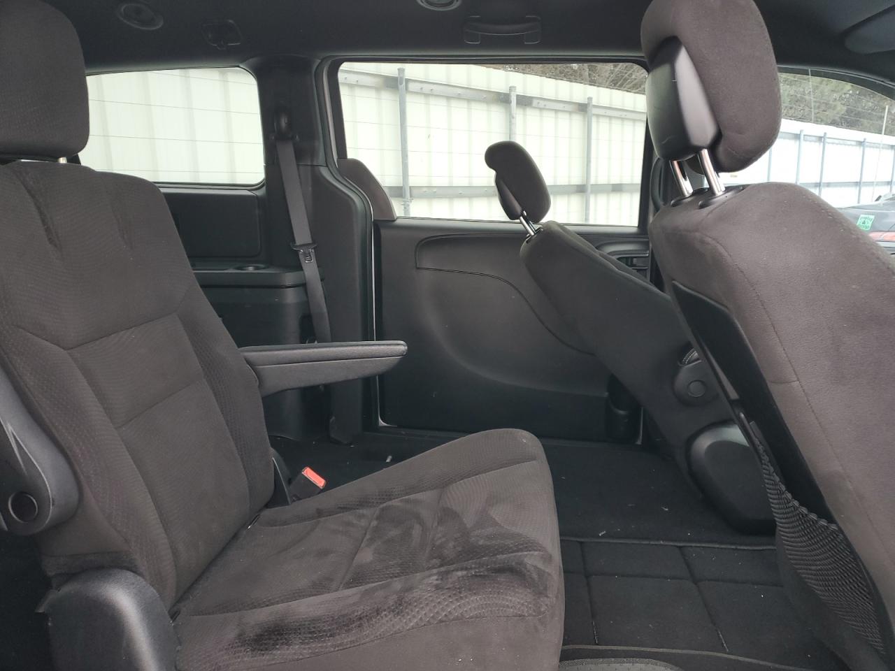 2014 Dodge Caravan - Image 12