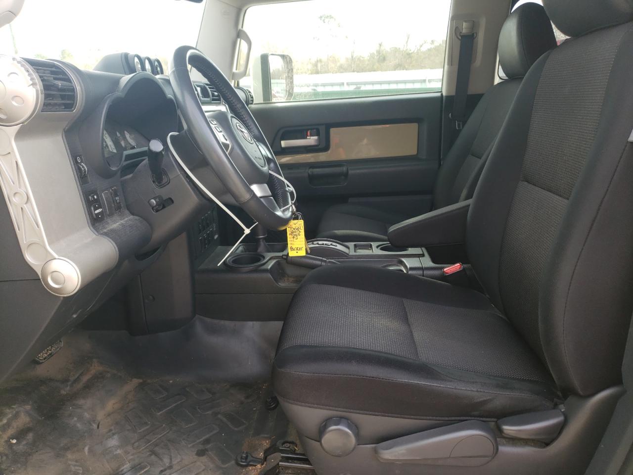 2012 Toyota FJ Cruiser - Image 7