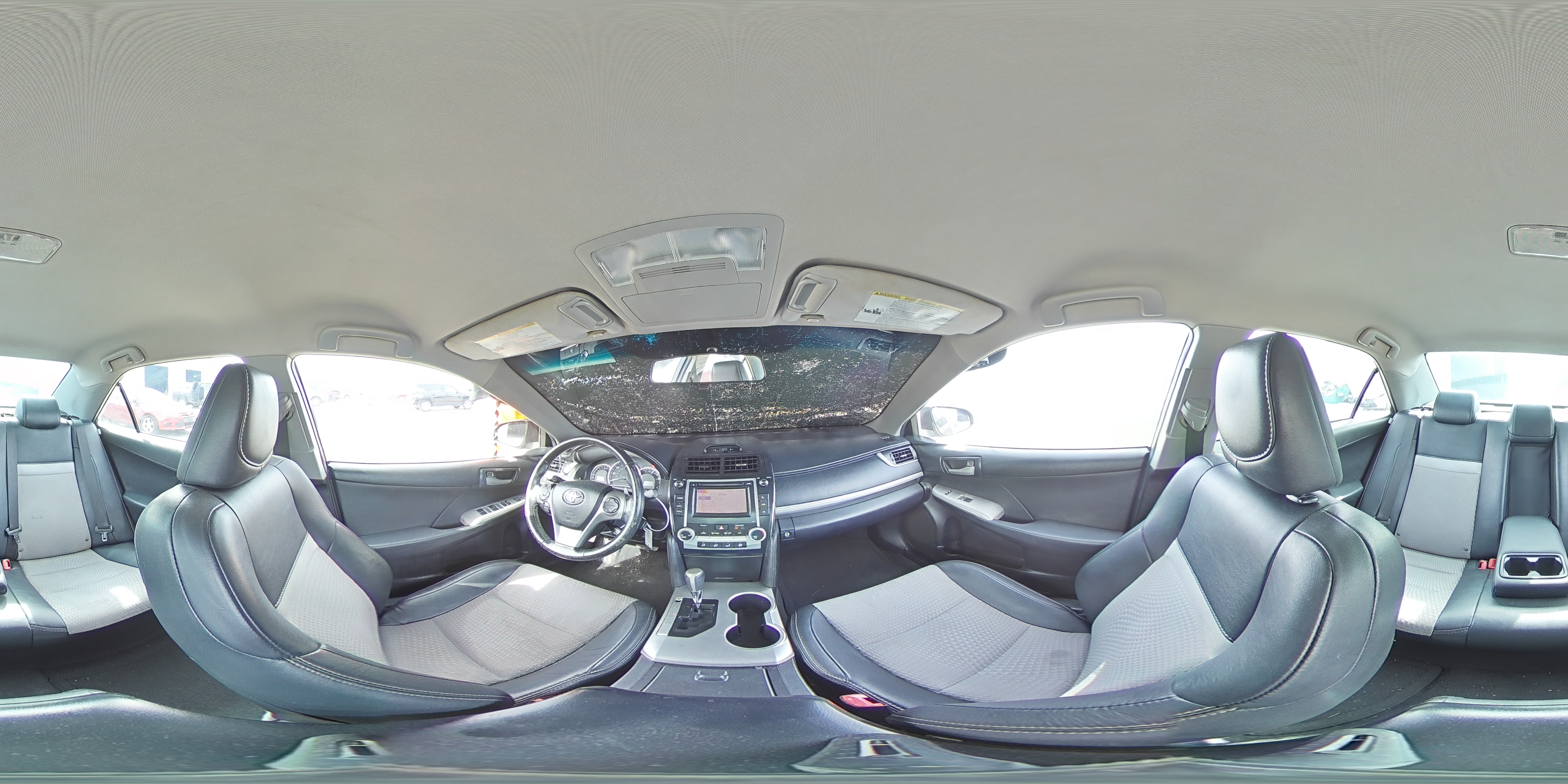 2013 Toyota Camry - Image 13