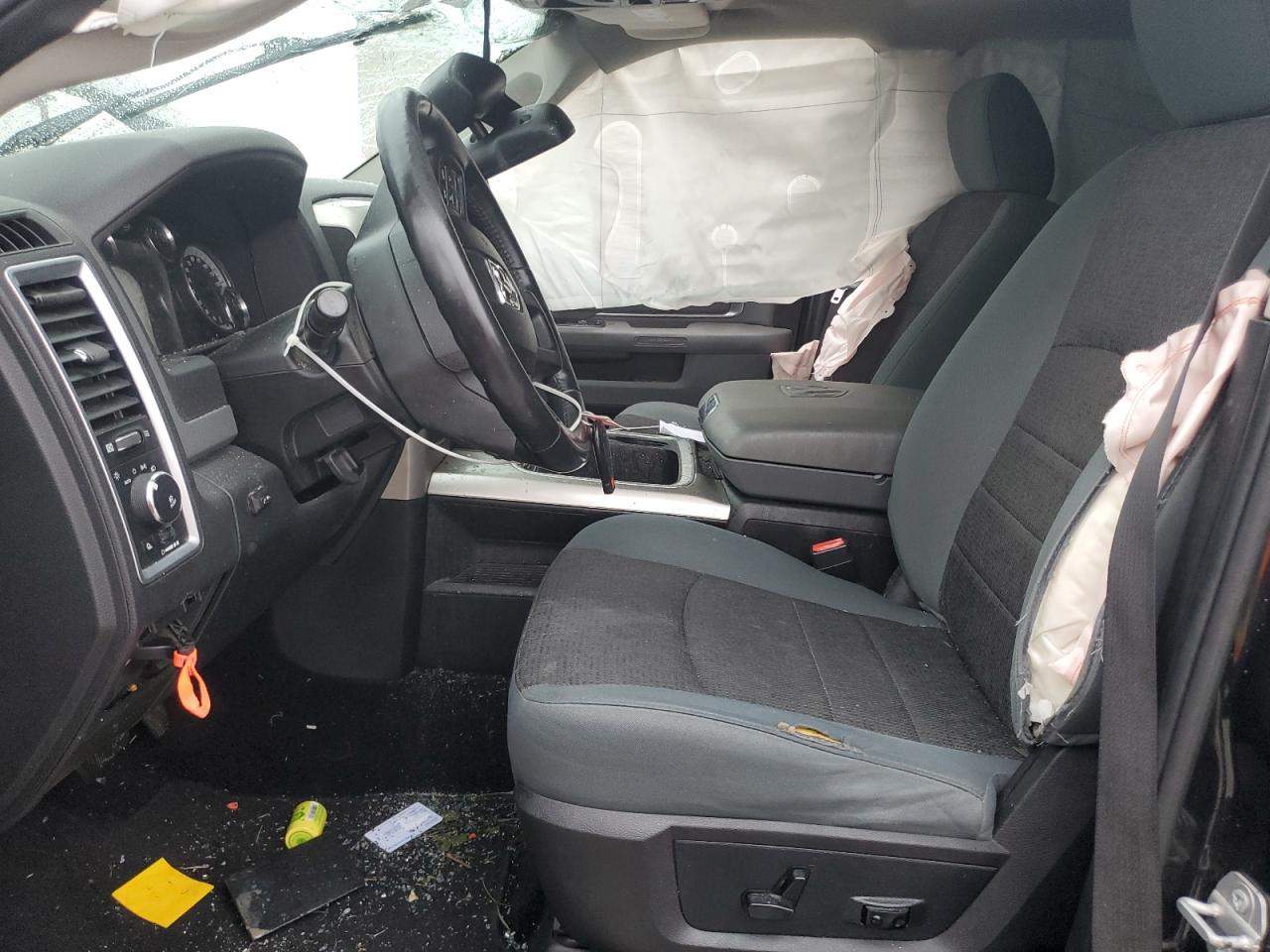 2016 RAM 1500 - Image 7
