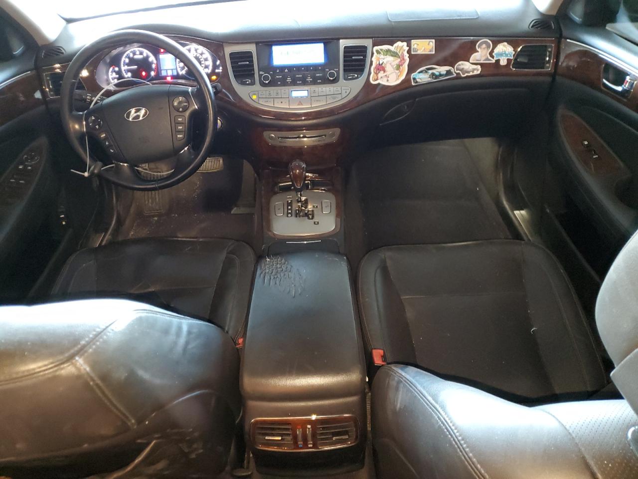 2011 Hyundai Genesis - Image 8
