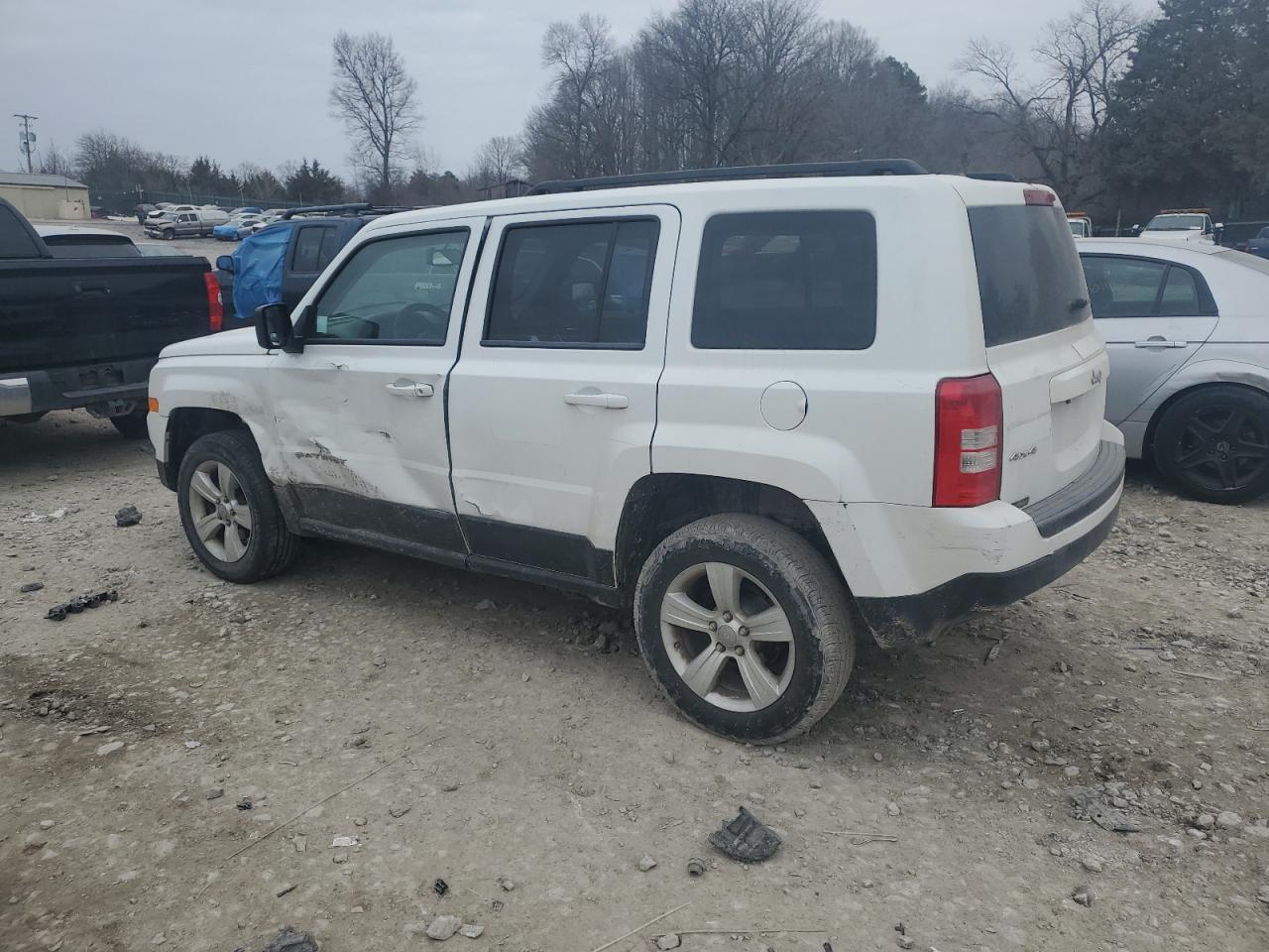 2015 Jeep Liberty (Patriot) - Image 2