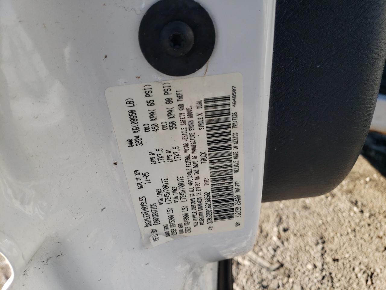 2005 Dodge RAM - Image 12