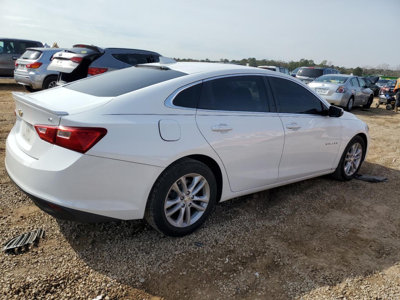 2018 Chevrolet Malibu - Image 3