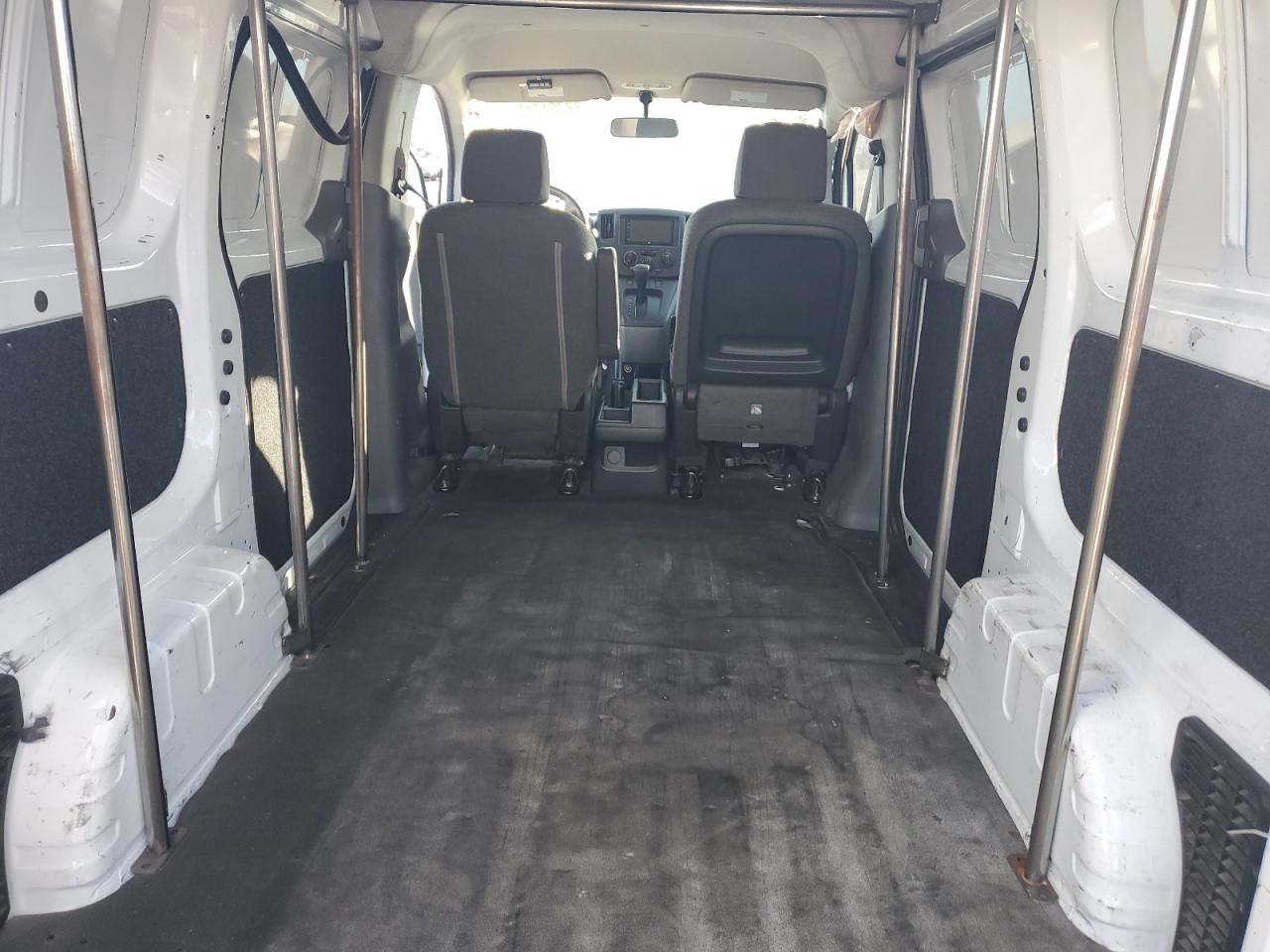 2016 Nissan NV - Image 10