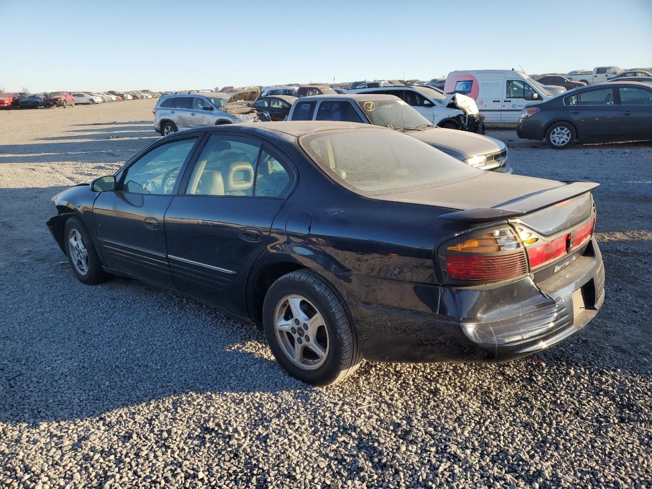 2002 Pontiac Bonneville - Image 2